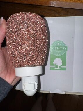 Scentsy Rose Gold Glitter Plug-In Warmer Cover